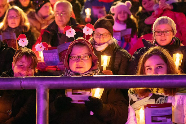 Adventssingen im Stadion.