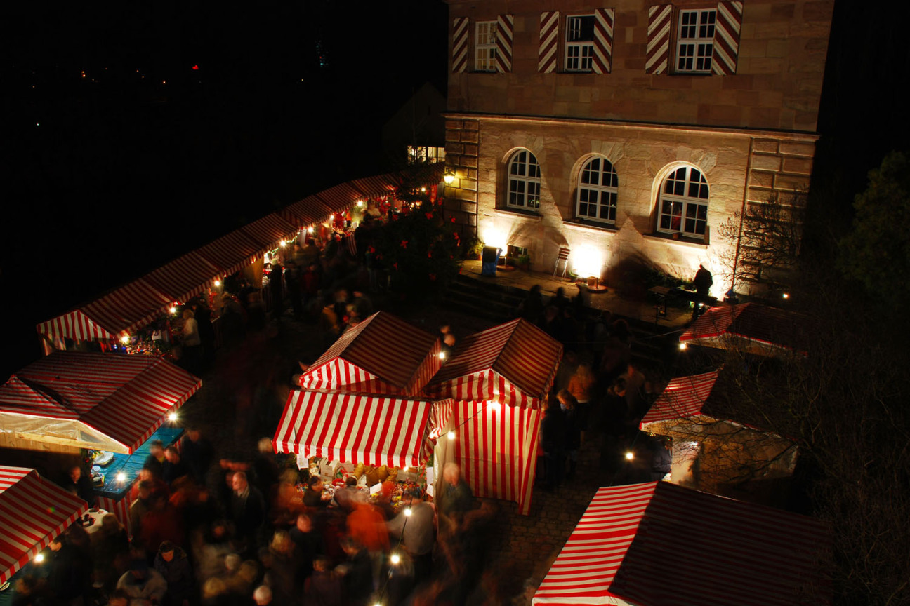 Bild © Ohne Bildnachweis Weihnachtsmarkt im Zeltnerschloss., Bild © Ohne Bildnachweis