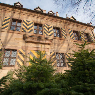 ( Bild: Robert Hackner / Stadt Nürnberg ) Weihnachtsmarkt in Schloss Almoshof