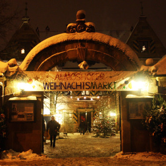 ( Bild: Carolin Hippler / Stadt Nürnberg ) Weihnachtsmarkt in Schloss Almoshof